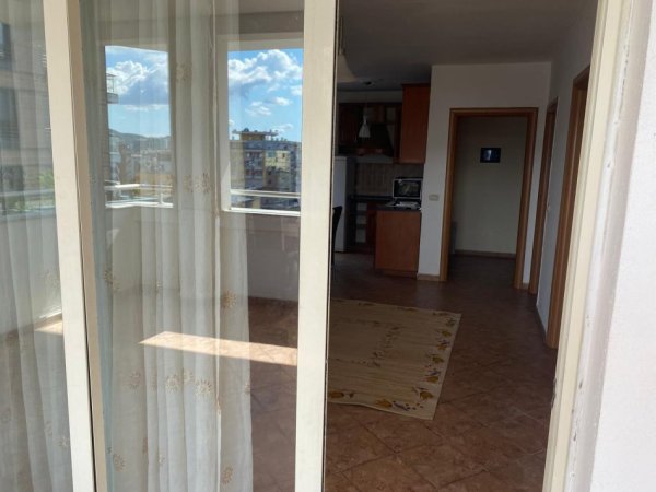 Tirane, jepet me qera apartament 1+1+Ballkon Kati 6, 65 m² 480 € (Pazari i Ri)