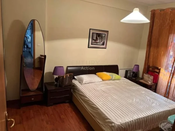 Tirane, jepet me qera apartament 2+1 Kati 4, 112 m² 550 € (qender)