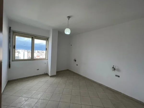 Tirane, shes 2+1 Kati 12, 117 m² 170.000 € (Rruga e kavajes)