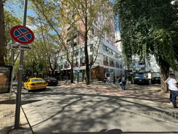 𝐓𝐢𝐫𝐚𝐧𝐞, 𝐬𝐡𝐢𝐭𝐞𝐭 𝐚𝐦𝐛𝐣𝐞𝐧𝐭 𝐛𝐢𝐳𝐧𝐞𝐬𝐢 𝐊𝐚𝐭𝐢 𝟎, 𝟐𝟗𝟐 𝐦² 𝟏.𝟎𝟎𝟎.𝟎𝟎𝟎 € (𝐑𝐫.𝐈𝐬𝐦𝐚𝐢𝐥 𝐐𝐞𝐦𝐚𝐥𝐢, 𝐋𝐢𝐜𝐞𝐮 𝐀𝐫𝐭𝐢𝐬𝐭𝐢𝐤)