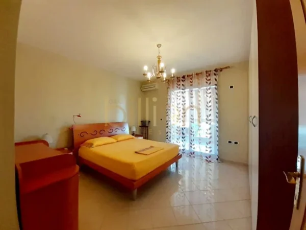 Tirane, jepet me qera apartament 2+1 Kati 11, 115 m² 850 € (Ish Blloku, Tirana, Albania)