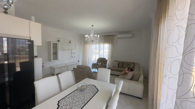 Tirane, jepet me qera apartament+verande | Penthouse 3+1+Aneks+Ballkon Kati 5, 221 m² 600 € (Qtu , yrshek)