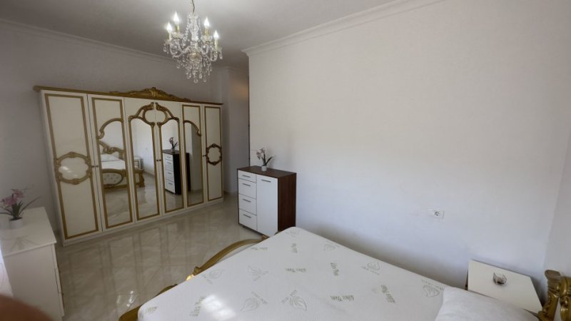 Tirane, jepet me qera apartament+verande | Penthouse 3+1+Aneks+Ballkon Kati 5, 221 m² 600 € (Qtu , yrshek)