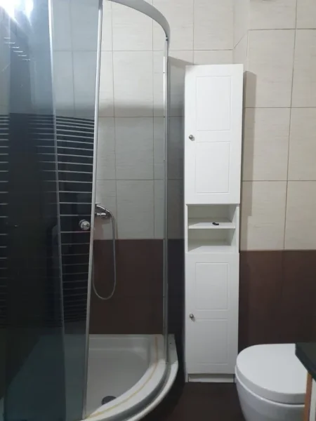 Tirane, jepet me qera apartament 1+1+Ballkon Kati 3, 82 m² 450 € (Prane Rezidences Kodra e Diellit 1)