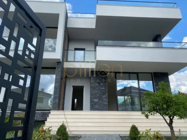 Tirane, shitet apartament 2 Katshe , 550 m² 790.000 € (rruga e elbasanit, Tirana, Albania)