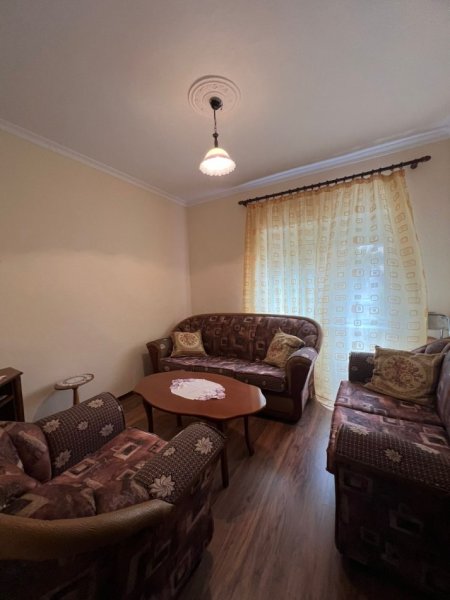 Tirane, jepet me qera apartament 2+1+Ballkon Kati 2, 80 m² 550 € (Don Bosko)