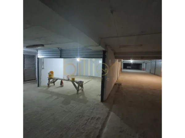 Tirane, shitet garazh Kati -1, 20 m² (Ali Demi, Tirana, Albania)