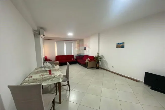 Tirane, jepet me qera apartament 2+1 , 90 m² 500 € (Apartament 2+1+2+ post parkimin me qera te SimaCo)