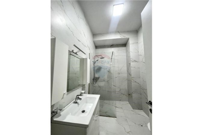 Tirane, jepet me qera apartament 2+1 , 110 m² 1.200 € (APARTAMENT 2+1 ME QIRA TEK KOMPLEKSI DELIJORGJI)