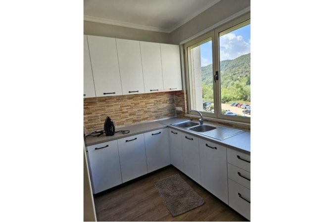 Tirane, jepet me qera apartament 2+1 , 110 m² 850 € (Apartament 2+1+post parkimi tek Liqeni i Thate!)