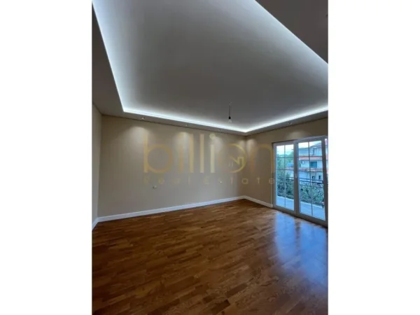 Tirane, shitet apartament 2 Katshe , 420 m² (rruga e elbasanit, Tirana, Albania)