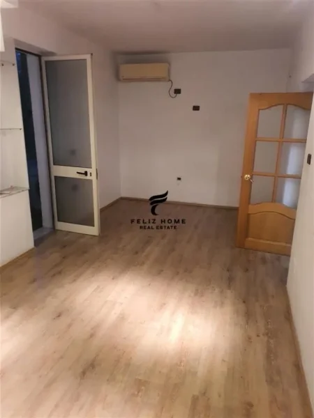 Tirane, jepet me qera apartament 1+1 Kati 2, 55 m² 600 € (MYSLYM SHYRI)