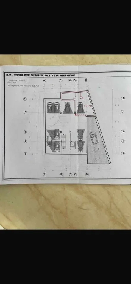 Tirane, Okazion i paperseritshem.