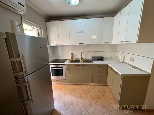 Tirane, Jepet me qera apartament 2+1 Kati 5, 64 m² (kopshti botanik)