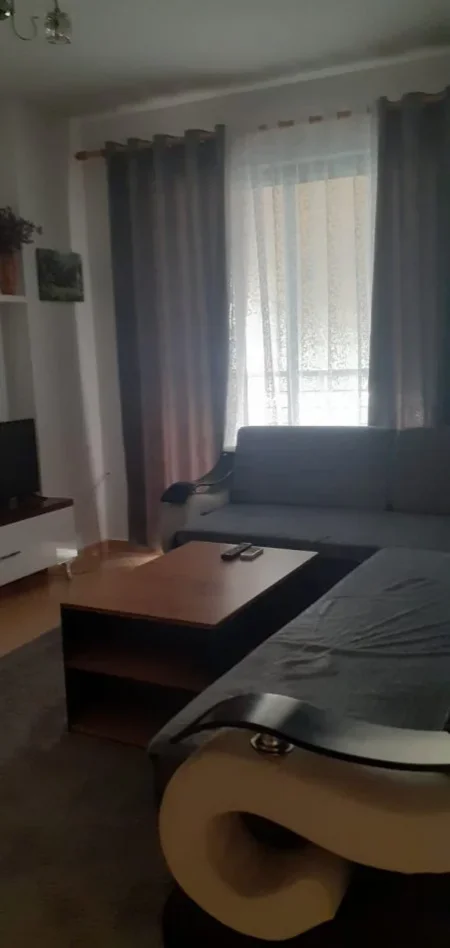 Tirane, jepet me qera apartament 1+1+Ballkon Kati 6, 65 m² 400 € (Astir prane Market Spar ( bar Harli))