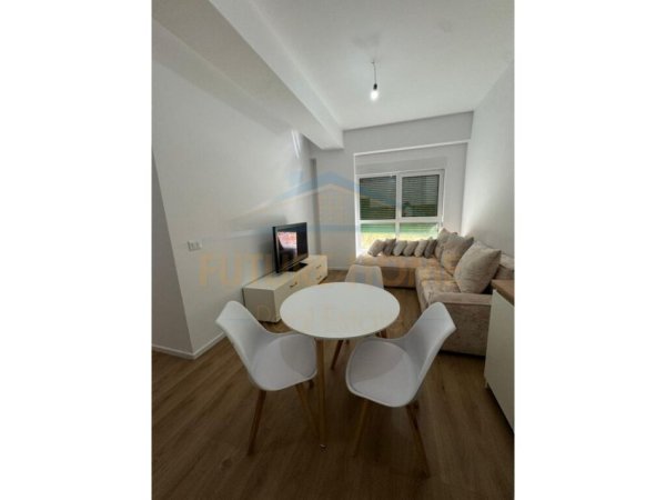 Tirane, jepet me qera apartament 1+1 Kati 1, 50 m² 450 € (Rruga Ali Demi)