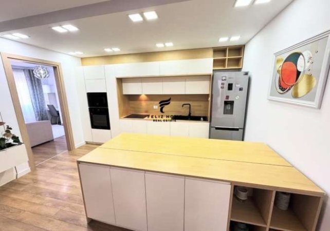 Tirane, jepet me qera apartament 2+1 Kati 7, 70 m² 800 € (LIQENI I THATE)