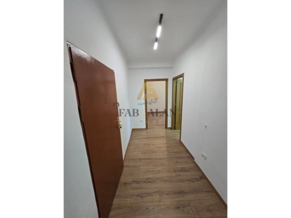 Tirane, shitet apartament 1+1 Kati 5, 55 m² 90.000 € (Fakulteti i Mjekesise)