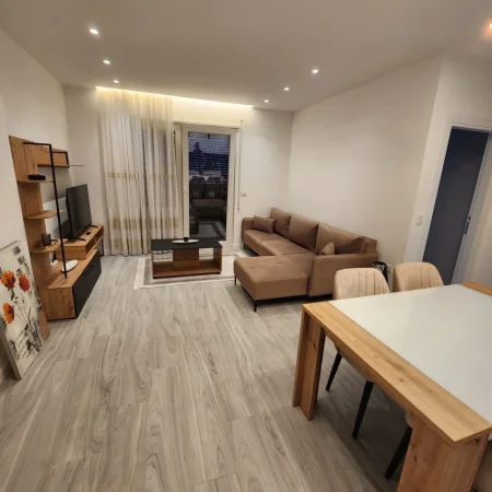 Tirane, jepet me qera apartament 1+1 Kati 5, 73 m² 550 € (Ali Demi)