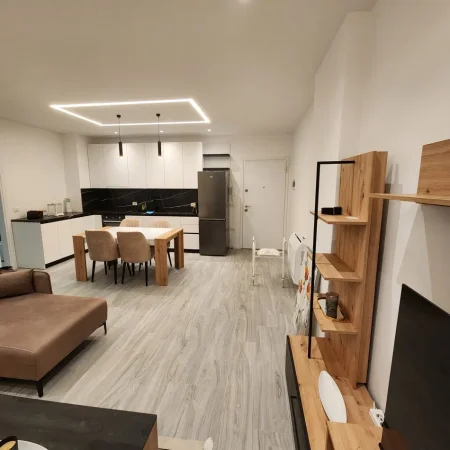 Tirane, jepet me qera apartament 1+1 Kati 5, 73 m² 550 € (Ali Demi)