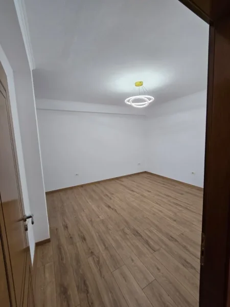 Tirane, shitet apartament 1+1 Kati 5, 55 m² 90.000 € (rruga e Dibres)