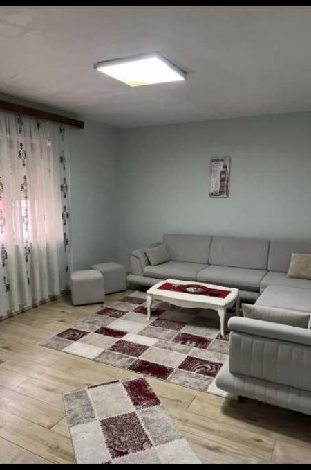 Tirane, jepet me qera apartament 1+1 Kati 4, 70 m² 580€ (Myslym Shyri)