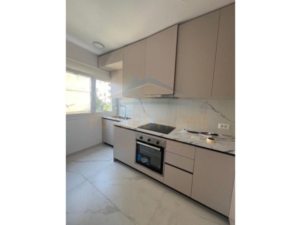 Tirane, jepet me qera apartament 2+1 Kati 3, 75 m² 500 € (Ndre Mjeda)