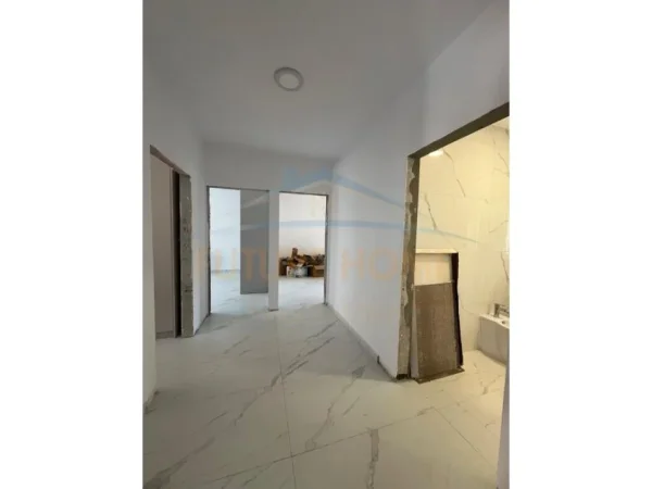 Tirane, jepet me qera apartament 2+1 Kati 3, 75 m² 500 € (Ndre Mjeda)