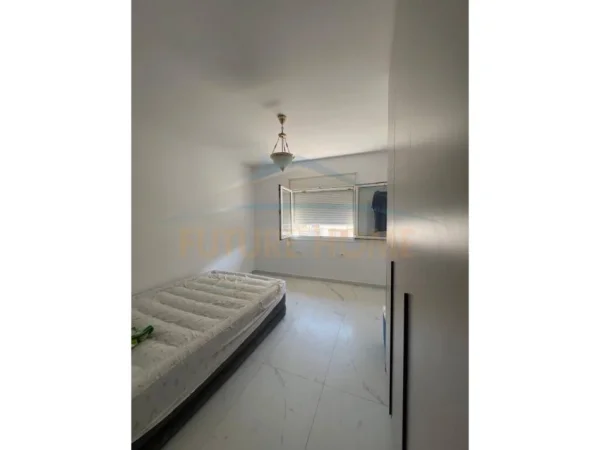 Tirane, jepet me qera apartament 2+1 Kati 3, 75 m² 500 € (Ndre Mjeda)