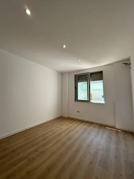 Tirane, shitet apartament , 55 m² 90.000 € 