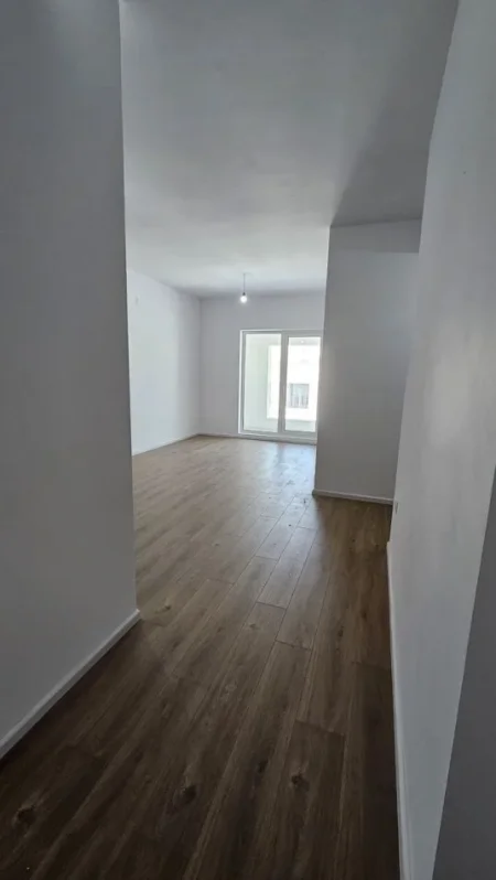 Tirane, jepet me qera apartament 2+1 Kati 7, 90 m² 350 € (Pasho Hyka, Rezidenca Kaimi)
