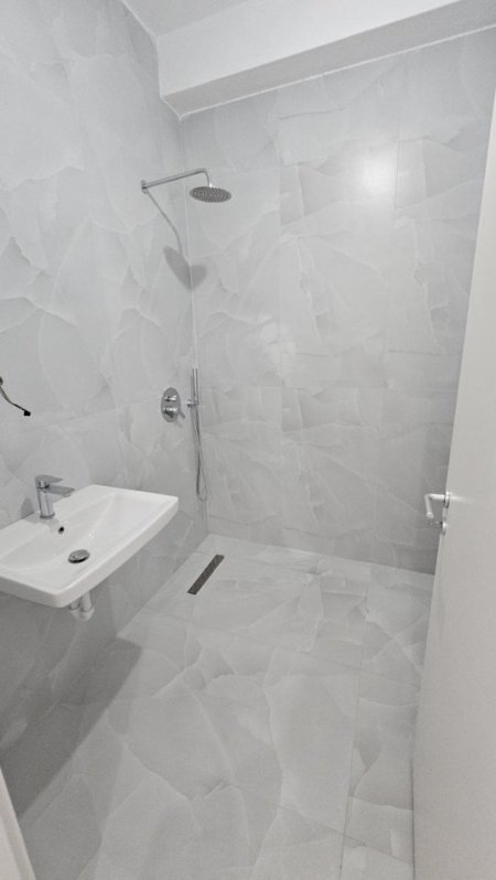 Tirane, jepet me qera apartament 2+1 Kati 7, 90 m² 350 € (Pasho Hyka, Rezidenca Kaimi)