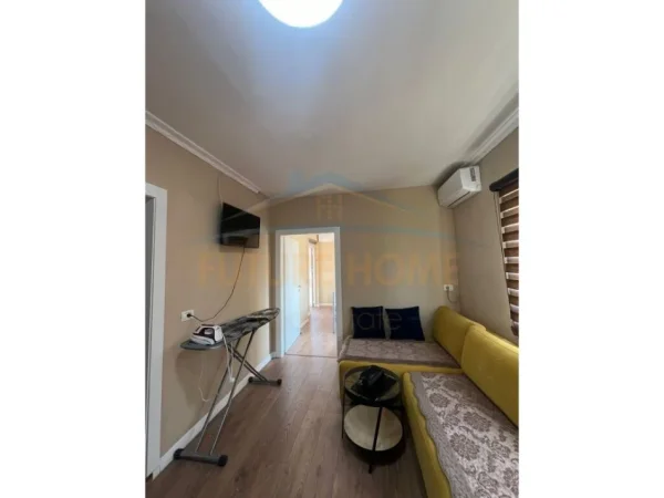 Tirane, jepet me qera apartament 2+1 Kati 4, 75 m² 600 € (Dritan Hoxha)