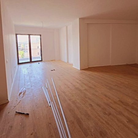 Tirane, shitet apartament 2+1 , 117 m² (Pazari i Ri)