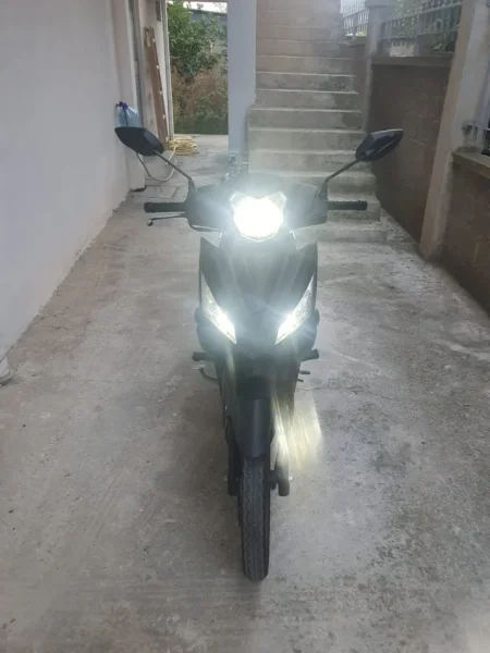 Tirane, shitet Motociklete Papaq Dayang 125 cc , e zeze 17.530 km 1.400 €