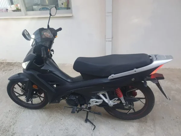 Tirane, shitet Motociklete Papaq Dayang 125 cc , e zeze 17.530 km 1.400 €