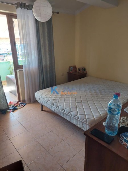 Tirane, jepet me qera apartament 2+1+Ballkon Kati 5, 100 m² 600 € (Oxhaku)
