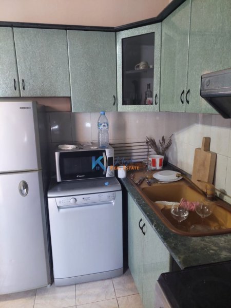 Tirane, jepet me qera apartament 2+1+Ballkon Kati 5, 100 m² 600 € (Oxhaku)