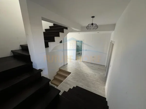 Tirane, jepet me qera 2+1 Kati 2, 85 m² 470 € (Kamez)