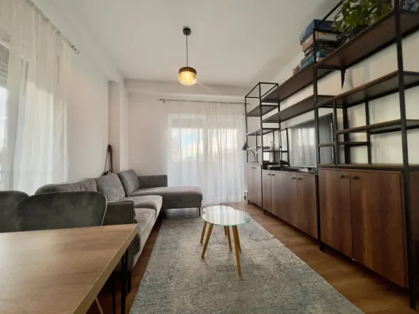 Tirane, jepet me qera apartament 2+1+Ballkon Kati 3, 76 m² 750 € (Jordan Misja)