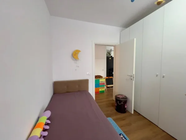 Tirane, jepet me qera apartament 2+1+Ballkon Kati 3, 76 m² 750 € (Jordan Misja)