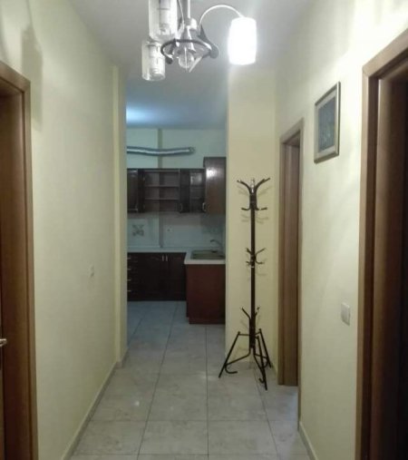Tirane, jepet me qera 2+1 Kati 5, 83 m² 450 € (Alaman Dervishi)
