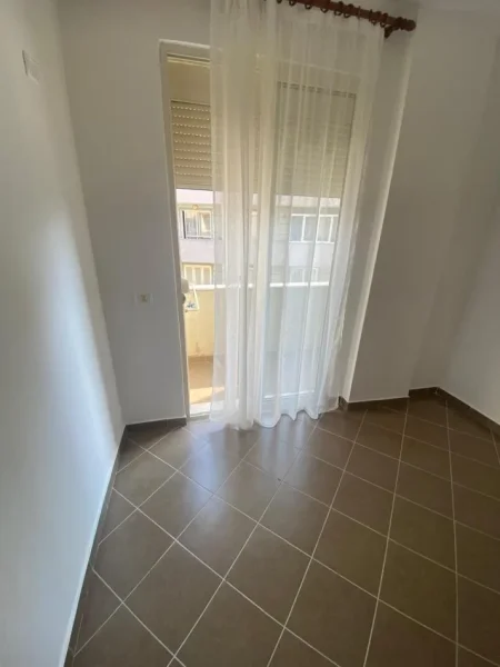 Tirane, Apartament 2+1  me qira Kati 6, 89 m² 450 € (Fresk)