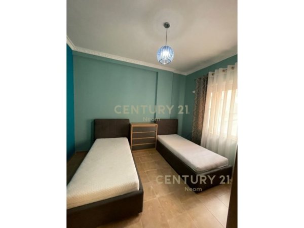 Tirane, jepet me qera apartament 2+1 Kati 1, 100 m² 550 € (kopeshti zoologjik)