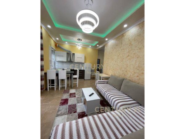 Tirane, jepet me qera apartament 2+1 Kati 1, 100 m² 550 € (kopeshti zoologjik)
