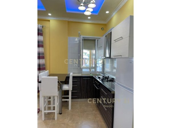 Tirane, jepet me qera apartament 2+1 Kati 1, 100 m² 550 € (kopeshti zoologjik)