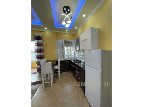 Tirane, jepet me qera apartament 2+1 Kati 1, 100 m² 550 € (kopeshti zoologjik)