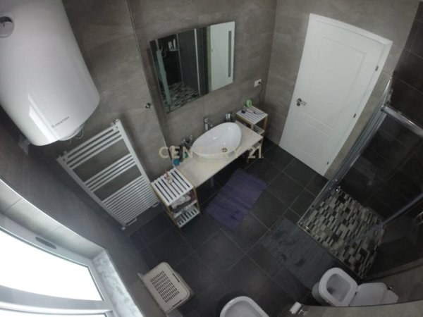 Tirane, jepet me qera apartament 2+1 Kati 3, 320 m² 450 € (sauk)