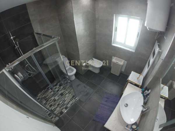 Tirane, jepet me qera apartament 2+1 Kati 3, 320 m² 450 € (sauk)