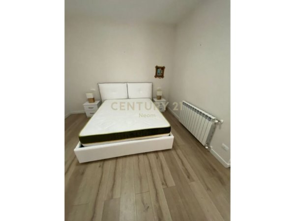 Tirane, jepet me qera apartament 2+1 Kati 3, 320 m² 450 € (sauk)
